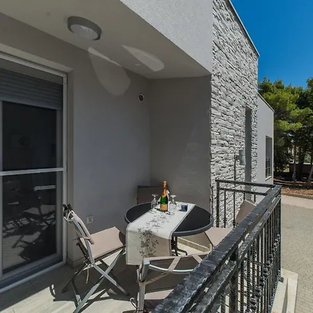 Stichling Apartment *